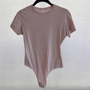 SKIMS FITS EVERYBODY T-SHIRT BODYSUIT